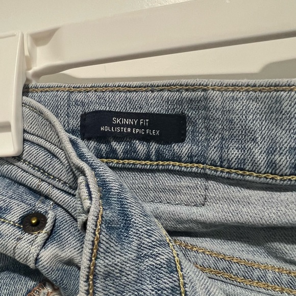Hollister Skinny Jeans - Picture 3 of 4